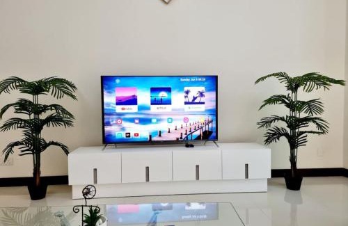Manama Apartment | White one bedroom studio Manama