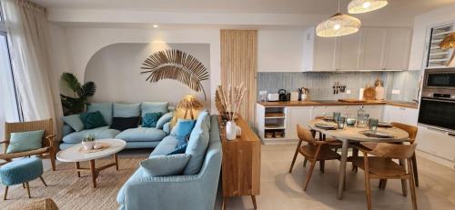 Paea Apartment | White Palm
