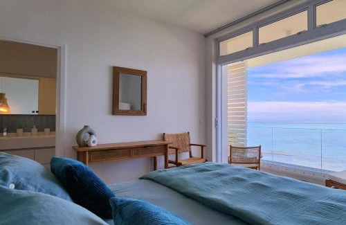 Paea Apartment | White Palm