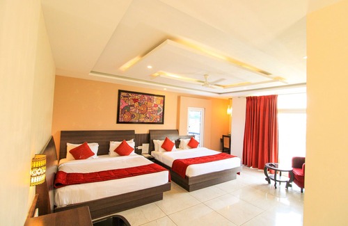 Kuilapalayam Hotel | White Pearl Residency