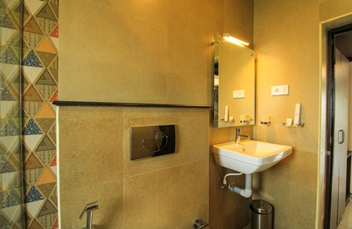 Kuilapalayam Hotel | White Pearl Residency