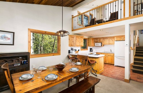 North Park City Condo | White Pines Crescent Ridge 3-Bedroom Condo - Walk to Slopes!