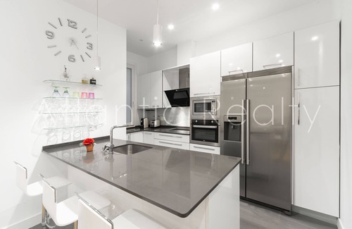 San Sebastian Centro Condo | White & Quiet Apartment | Atlantic Realty