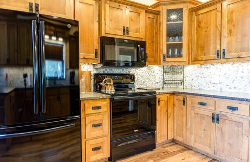 Eureka Springs House | White River Access! Wifi! Privacy!