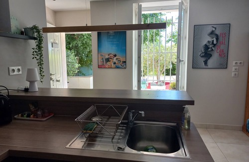Mougins House | White roses CANNES MOUGINS