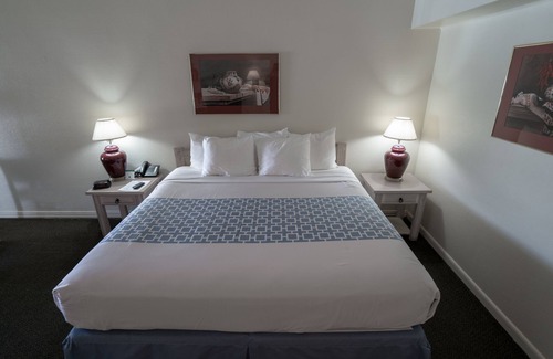 Whites City Hotel | White's City Cavern Inn