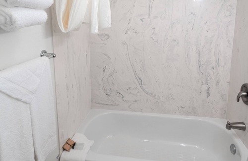Whites City Hotel | White's City Cavern Inn