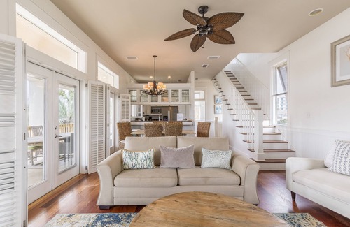Holiday Isle House | White Sails by AvantStay | 5 Mins to Beach | Amazing Views | Private Pool