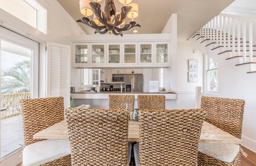 Holiday Isle House | White Sails by AvantStay | 5 Mins to Beach | Amazing Views | Private Pool