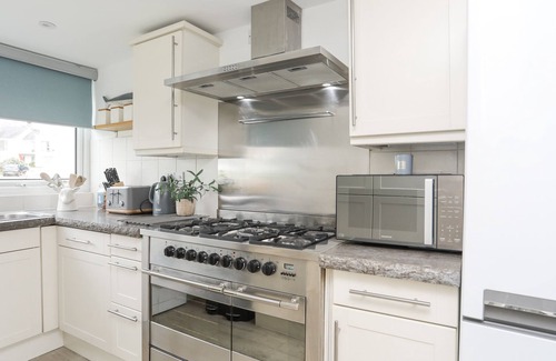 Y Felinheli Cottage | White Sails