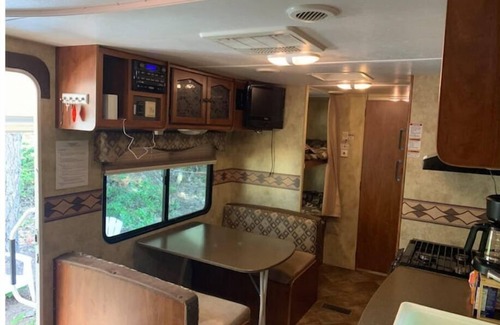 White Salmon House | White Salmon Camp Out (Cold AC, Fire Ring, BBQ)