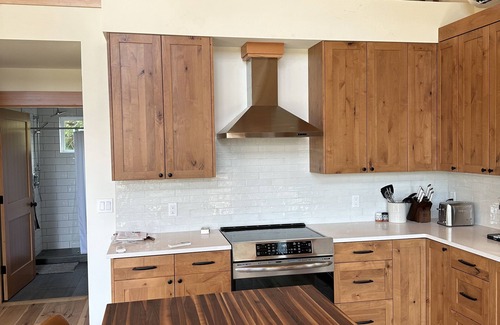 White Salmon Ski Chalet | White Salmon Chalet. Close to everything in the Gorge in serene view setting