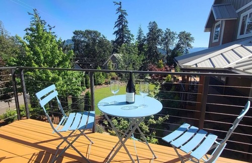 White Salmon House | White Salmon Guest Studio
