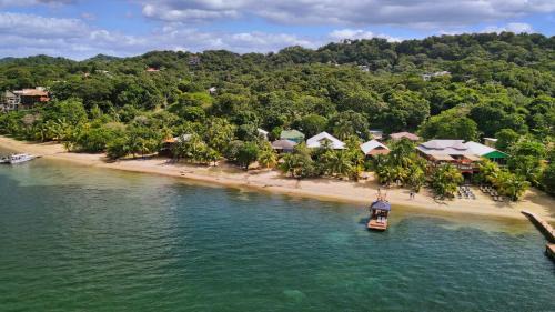 Antoneys Cay Villa | White Sand Beach, 3 Bedrooms House - Walking Distance To West End And West Bay