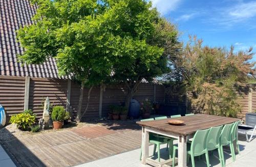 Bergen aan Zee Apartment | White Sand Beach
