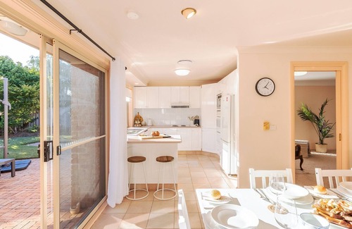 Fingal Bay House | White Sands, 14 Whitesands Road - Pet Friendly & Air Con