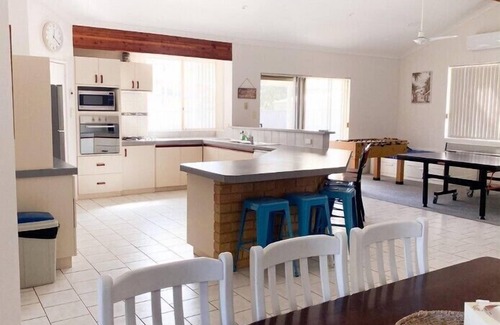 Lancelin House | White Sands - Located just 300m from Lancelin’s beautiful Back Beach.