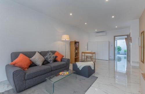 Ta' Pennellu Apartment | White Sands