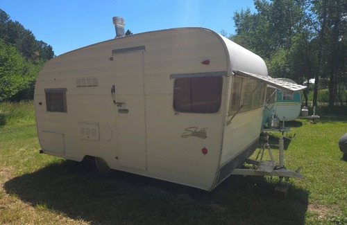 Saddlestring House | White Shasta, Rustic White Shasta RV