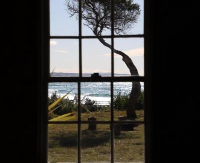 Falmouth House | White Shell Cottage - Woodfire & Beachfront