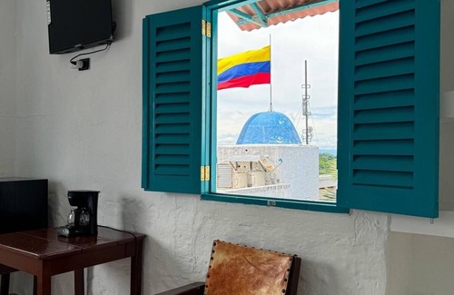 Puerto Triunfo Cabin | White square