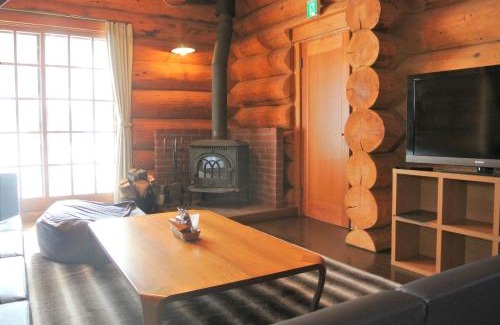 Shinano Apartment | White Tree Log House Madarao Tangram
