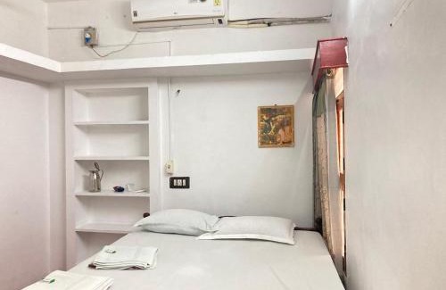 White Town Villa | White Villa Guest House