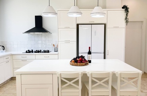 Kfar Blum Villa | White Villa near Kayaks and Jordan river