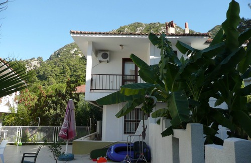 Icmeler City Center Villa | White Villa