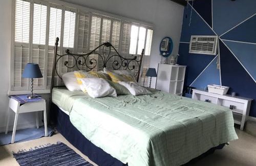 North Central Hollywood Apartment | White Wooden House