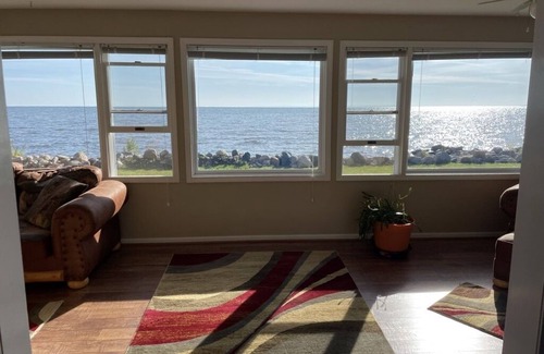 Paradise House | Whitefish bayfront- beautiful inside and out