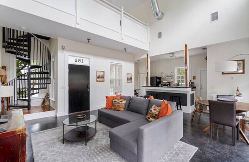Lincolnville House | Whitefish Lodge Downtown Walk to Everything