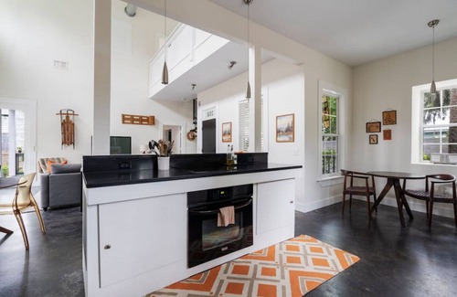 Lincolnville House | Whitefish Lodge Downtown Walk to Everything