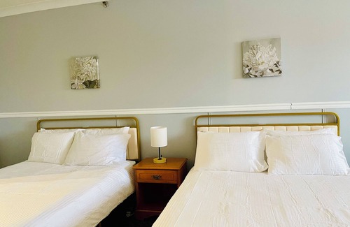Whitehorse Hotel | Whitehore Downtown-Ski/hot spring/Northern Light Lon-term stay