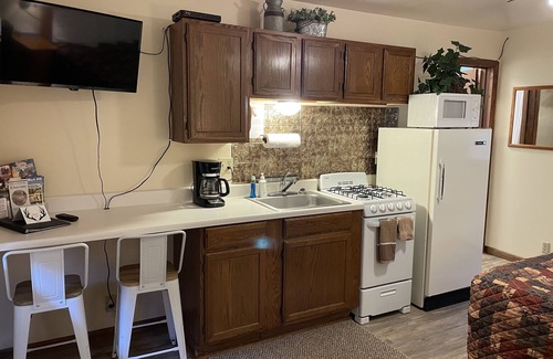 Deadwood Hotel | Whitetail Creek Resort