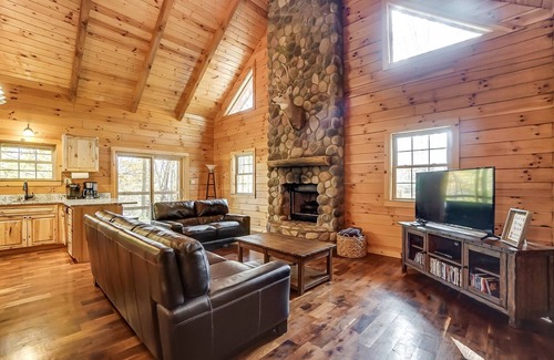 Rockbridge Cabin | Whitetail Pines Cabin Hocking Hills