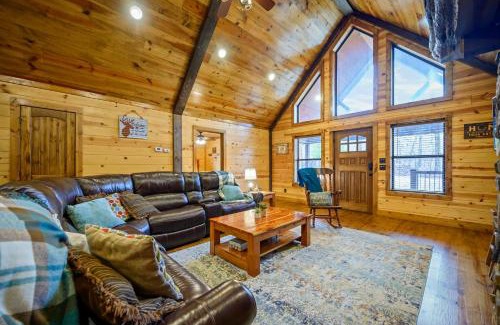Broken Bow House | Whitetail Retreat Cabin for 13