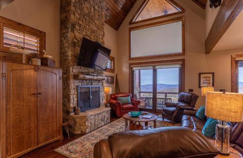 Elk Park House | Whitetail Ridge Lodge at Eagles Nest