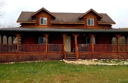 Waterville Cabin | Whitetail Ridge Log Cabin w/Hot Tub Jacuzzi