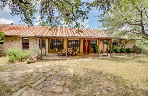 Dripping Springs House | Whitetail Ridge Retreat