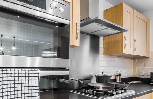 Reading House | Whitley House | 5 Bed 2.5 Baths | Reading