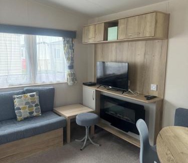 Seasalter House | Whitstable Arizona - 2 Bedroom Sleeps 6