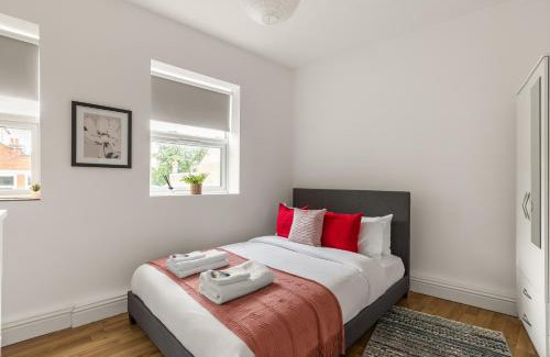 Bowes Apartment | Whittington Apartments