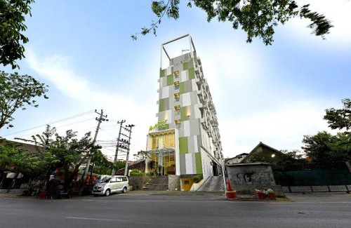 Semarang Hotel | Whiz Hotel Pemuda Semarang