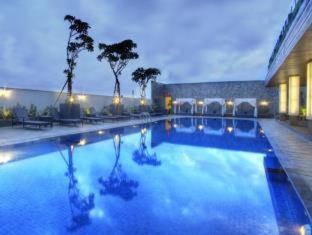 Kelapa Gading Barat Hotel | Whiz Prime Hotel Kelapa Gading