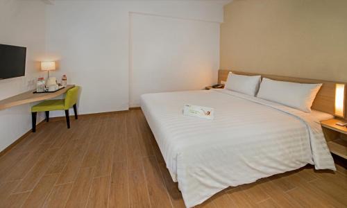 Bogor Tengah Hotel | Whiz Prime Hotel Pajajaran Bogor