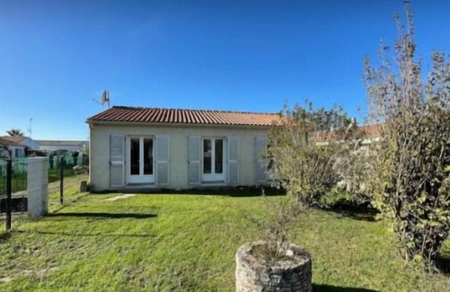 Saint-Georges-d'Oleron House | Whole house: town house - Saint-Georges-d'Oléron, France