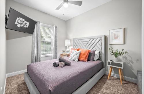 Clarksville House | Whole Home 1012 & 1014 Franklin