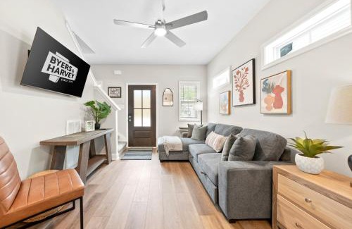 Clarksville House | Whole Home 1012 & 1014 Franklin