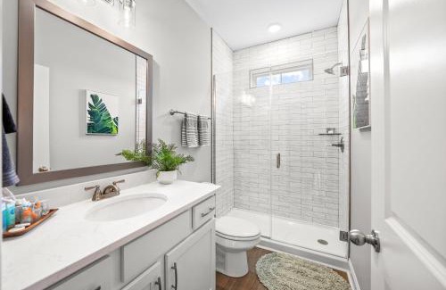 Clarksville House | Whole Home 1012 & 1014 Franklin